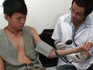 Asian Gay Porn Doctor - The Gay Porn Doctor Treating A Skinny Asian Boy - Sunporno