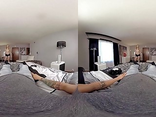 Brandi Love, Alexa Grace - Threesome VR