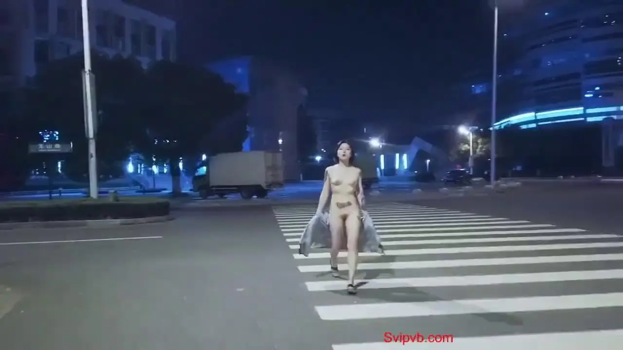 Striking Asian amateur walks naked in public before masturbating solo