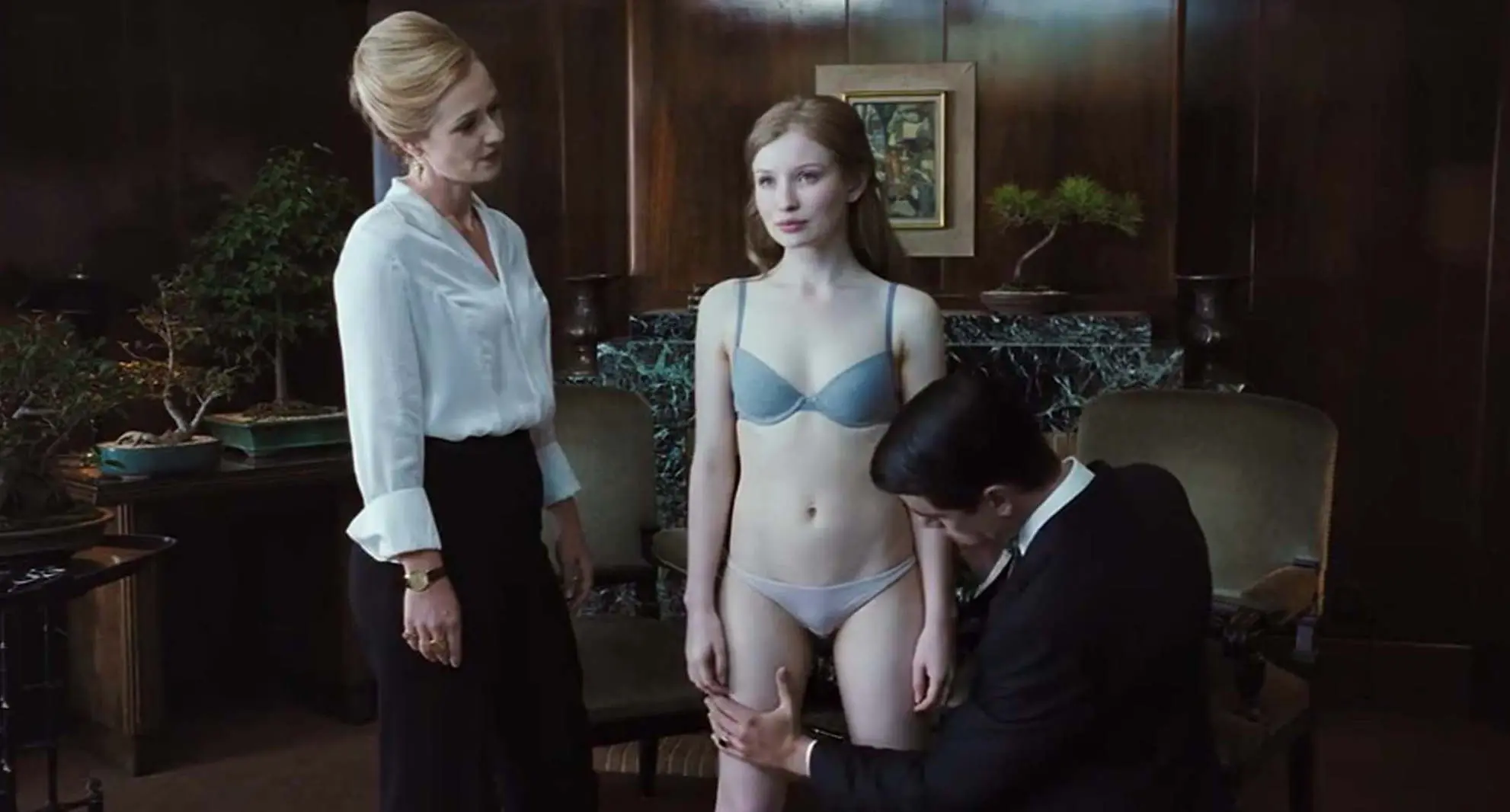 Emily Browning Nudes