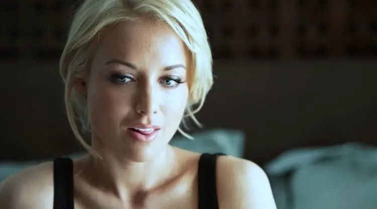 750px x 416px - Kayden Kross with big tits is seduced gives blowjob then fucked - Sunporno