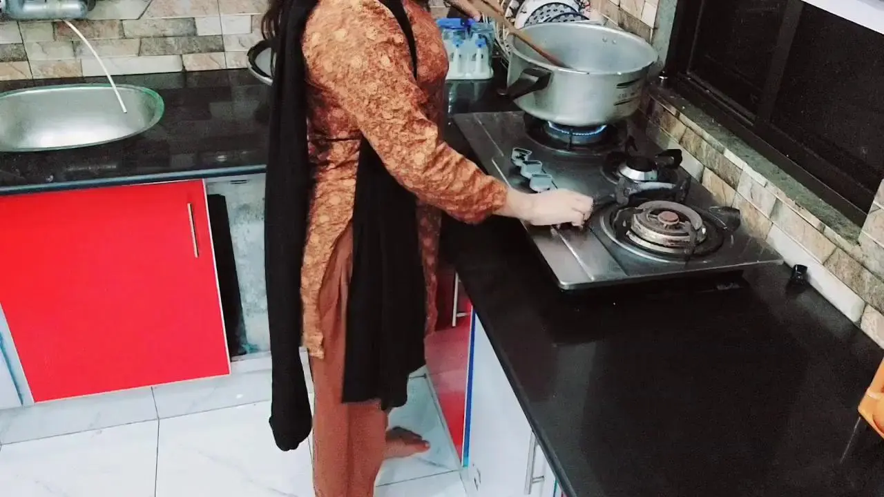 Desi Housewife Fucked Roughly In Kitchen While She Is Cooking With Hindi Audio photo